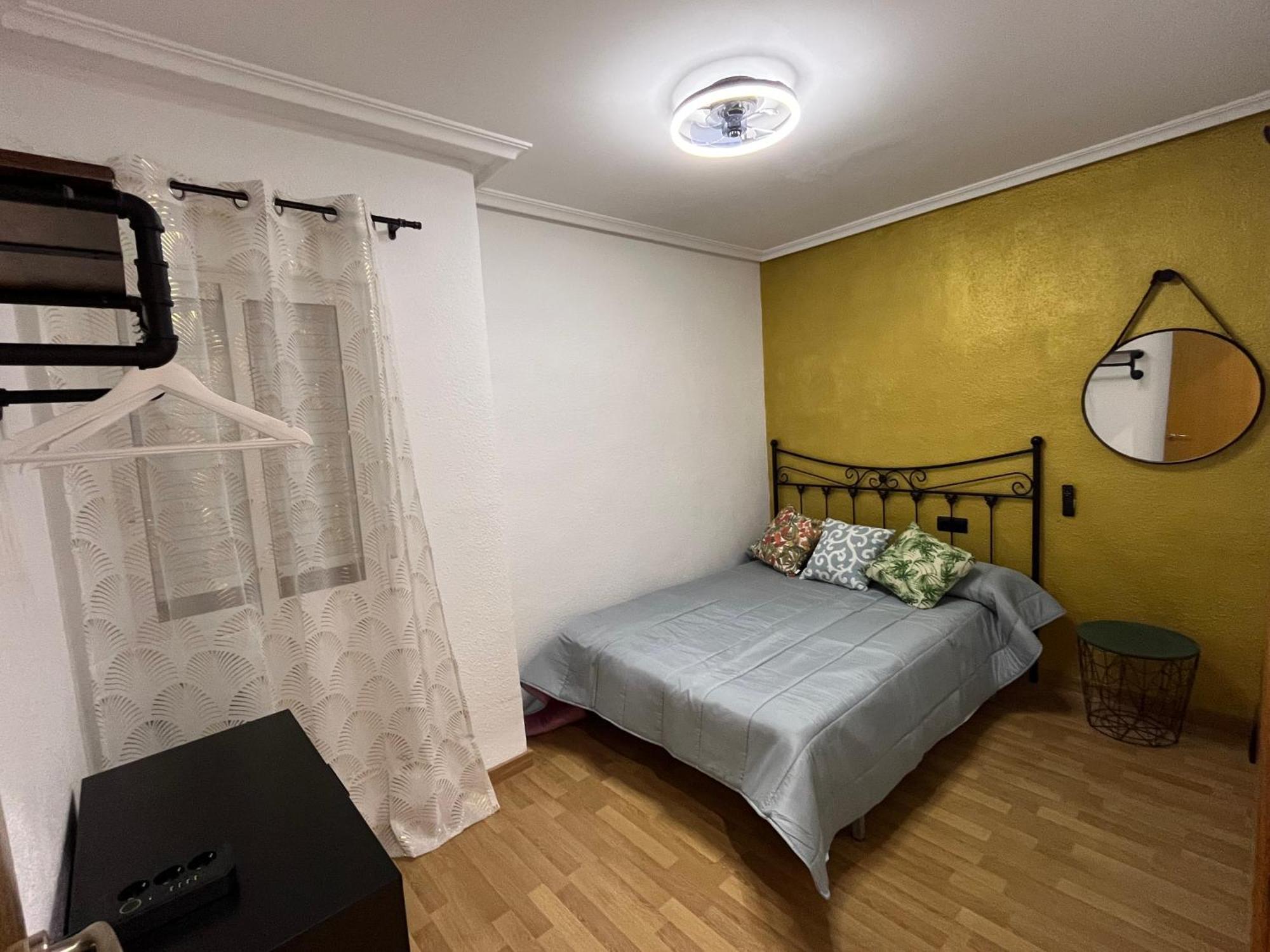 Marqplace Beach Free Parking And Ac Аликанте Экстерьер фото
